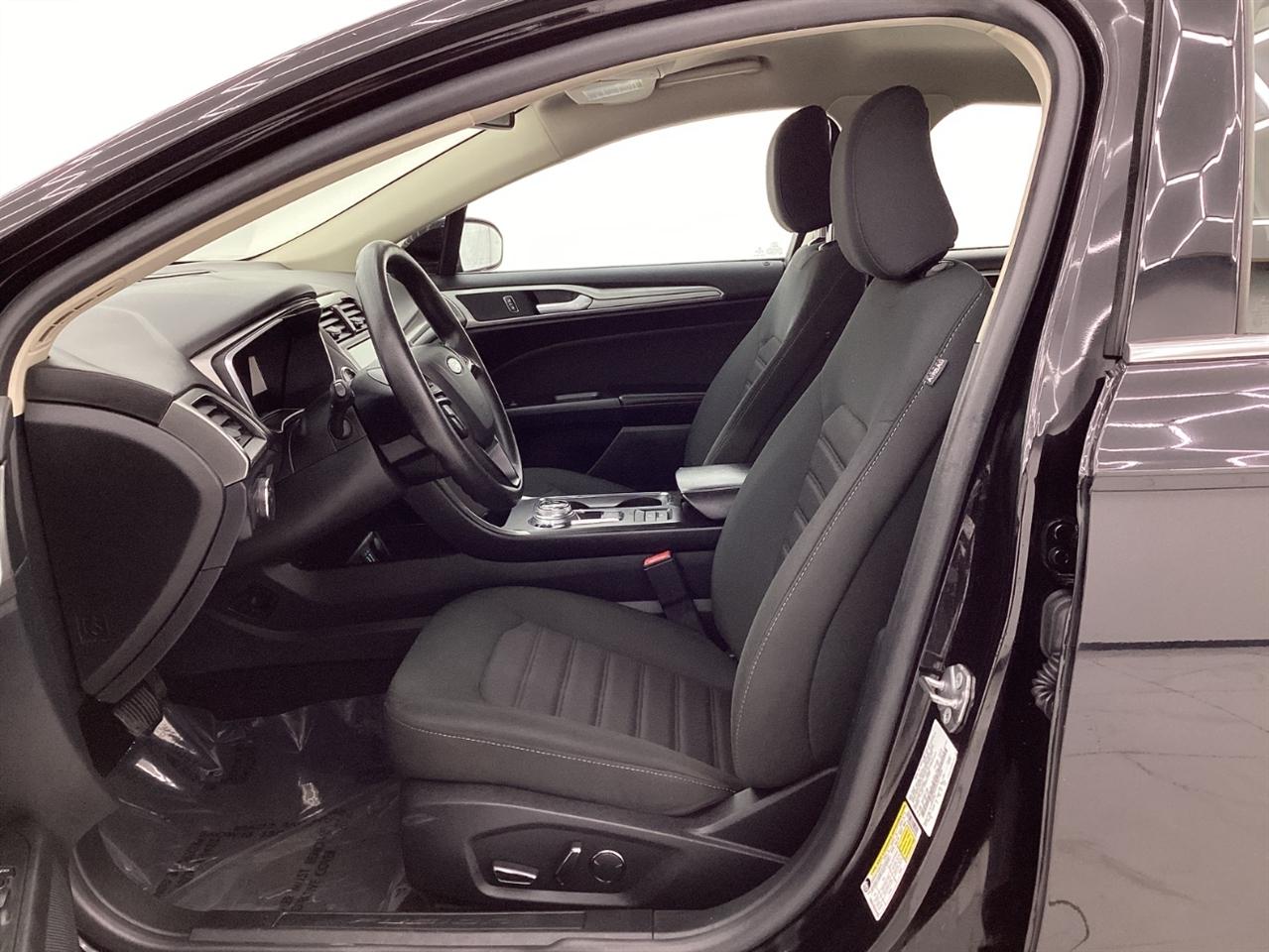 Ford Fusion SE FWD 2020