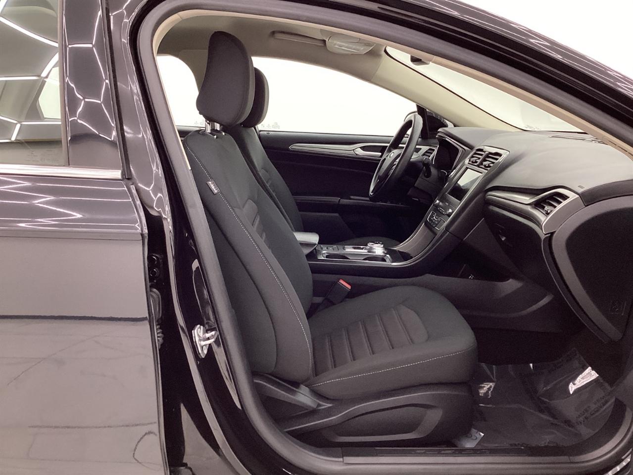 Ford Fusion SE FWD 2020