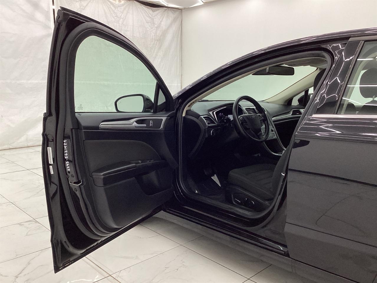 Ford Fusion SE FWD 2020