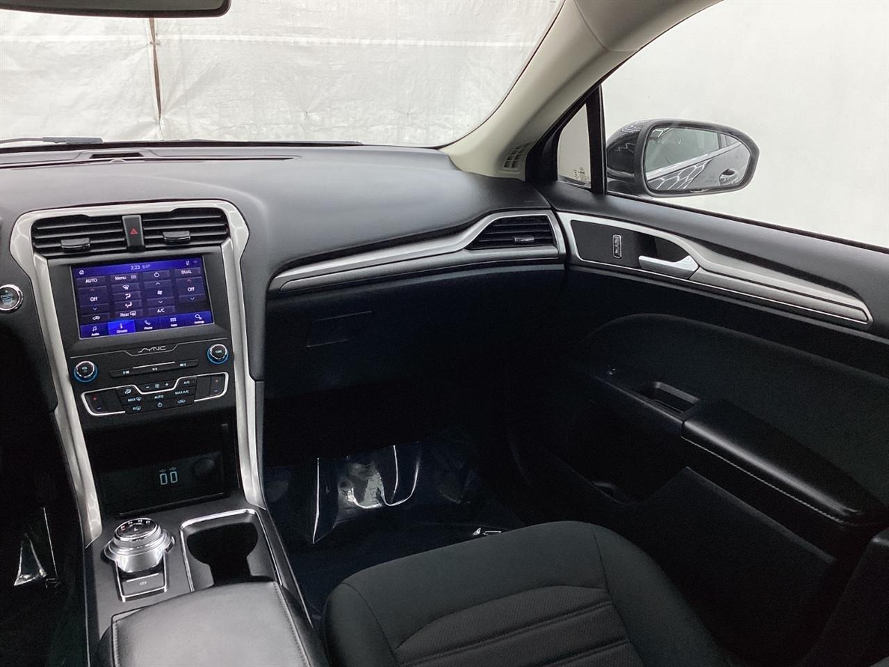 Ford Fusion SE FWD 2020