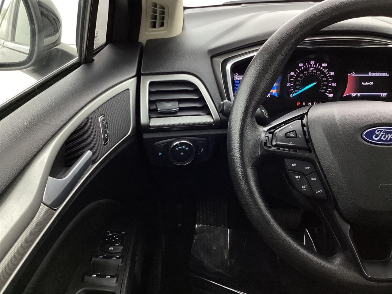 Ford Fusion SE FWD 2020