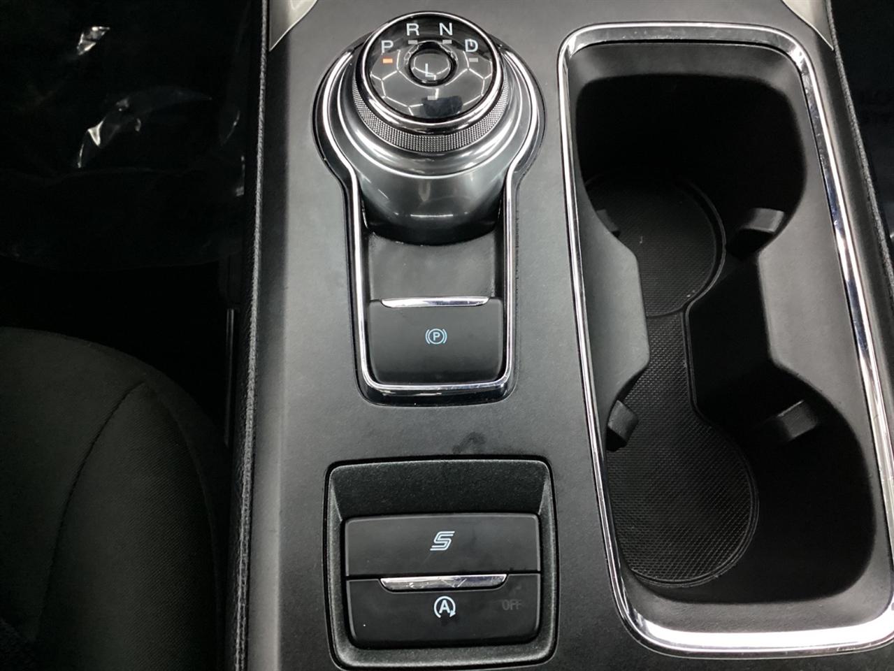 Ford Fusion SE FWD 2020