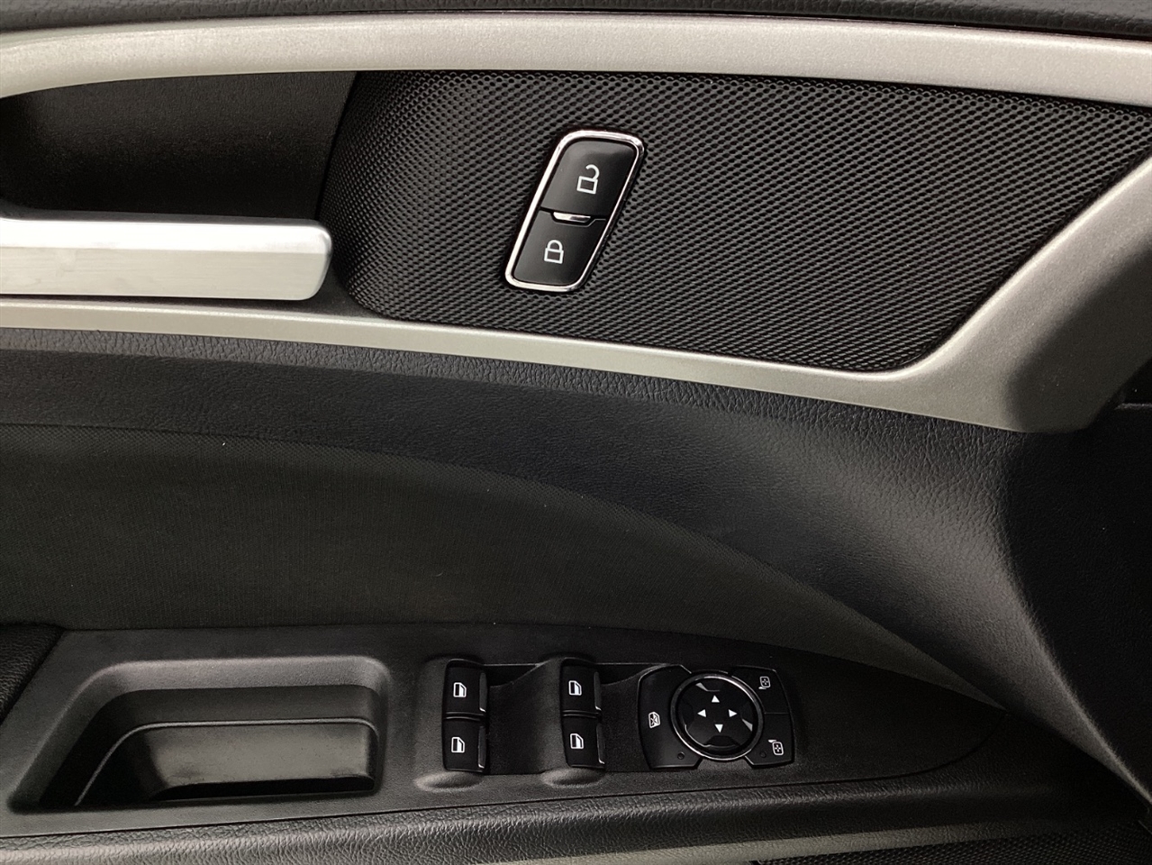 Ford Fusion SE FWD 2020