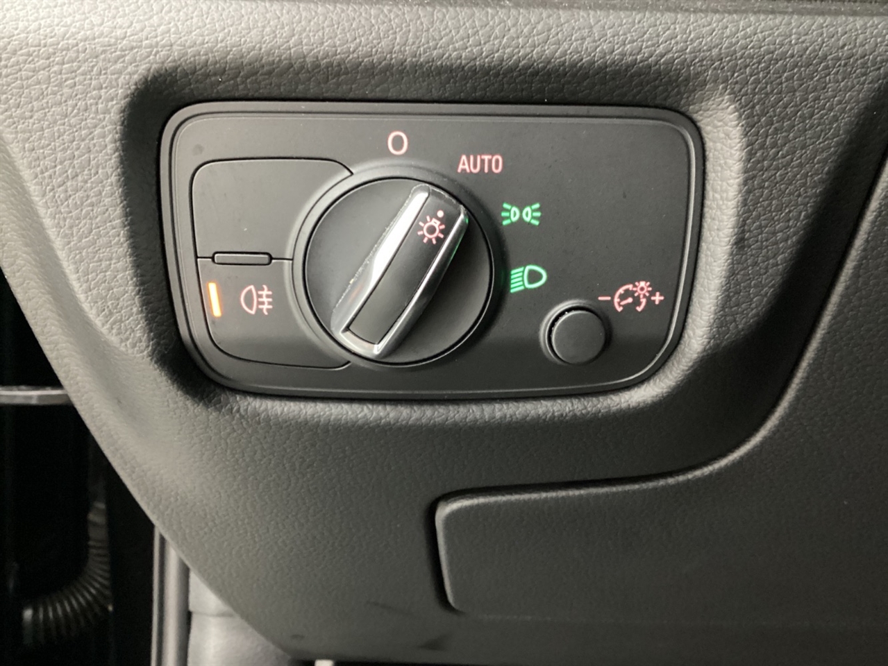 Audi A3 4dr Sdn FWD 1.8T Premium 2016