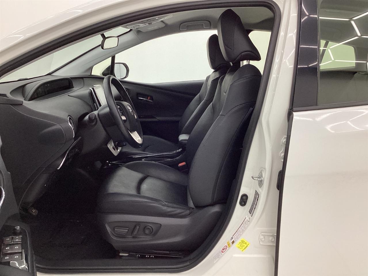 Toyota Prius Prime Advanced (Natl) 2018