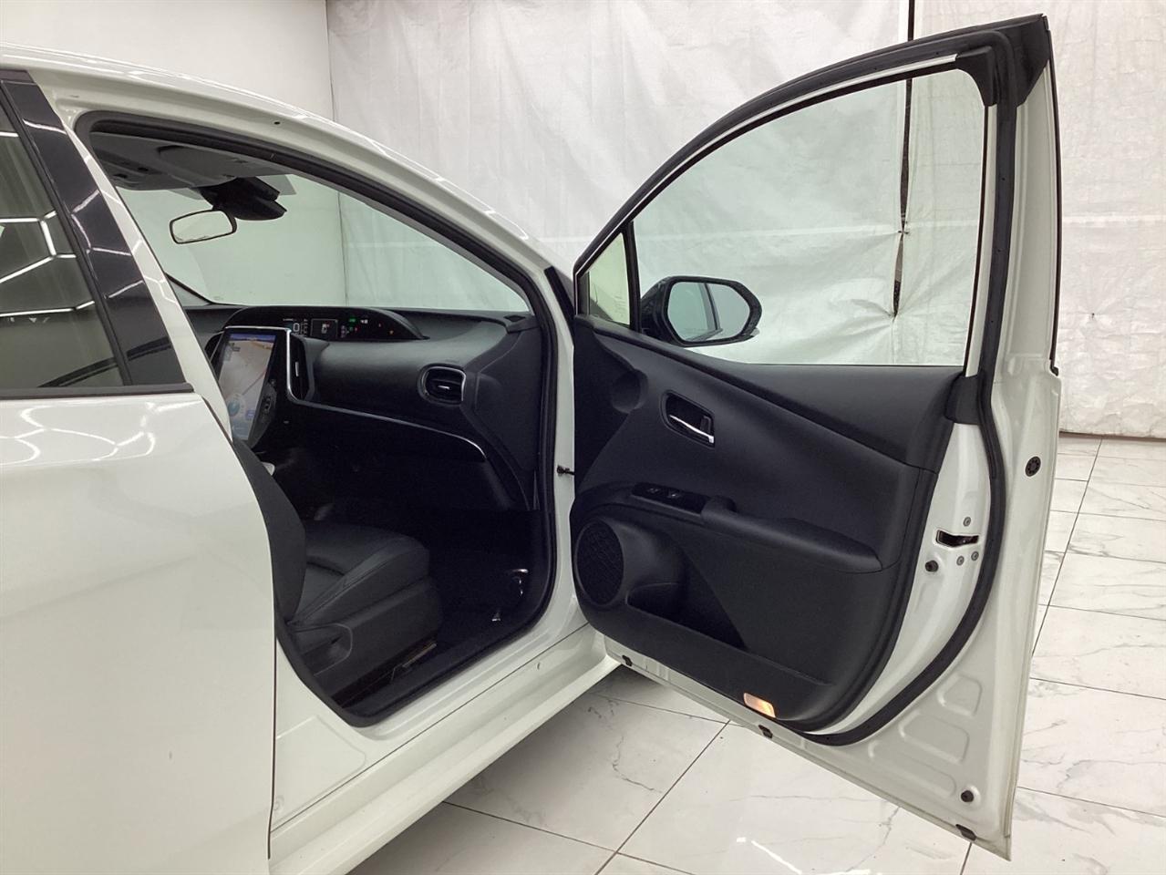 Toyota Prius Prime Advanced (Natl) 2018