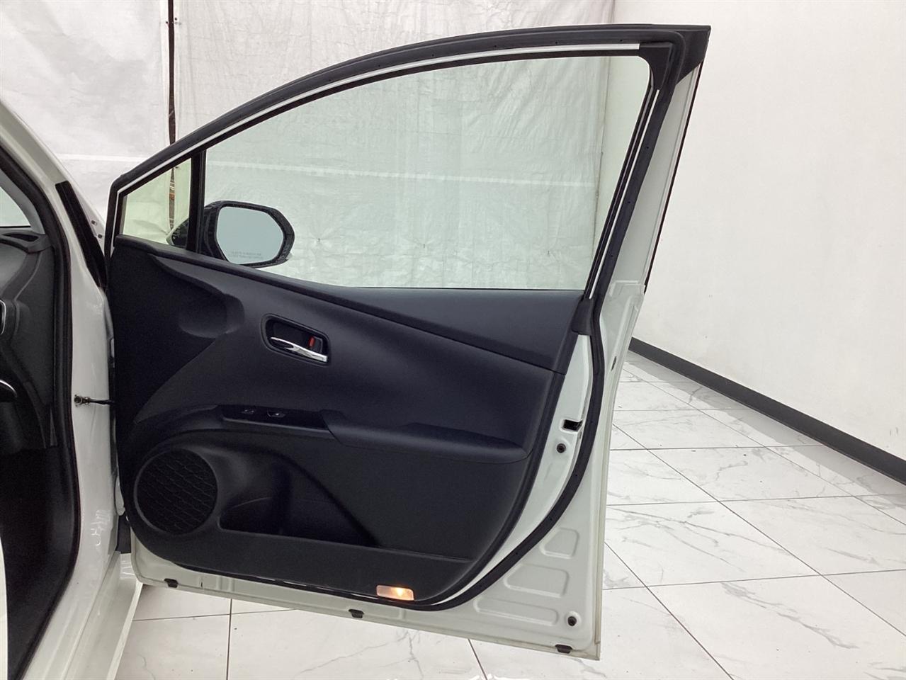 Toyota Prius Prime Advanced (Natl) 2018