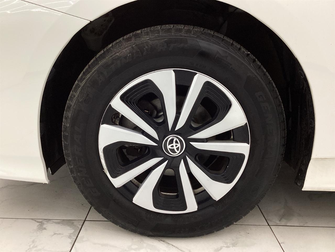 Toyota Prius Prime Advanced (Natl) 2018