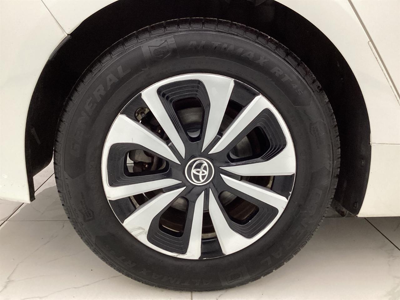 Toyota Prius Prime Advanced (Natl) 2018