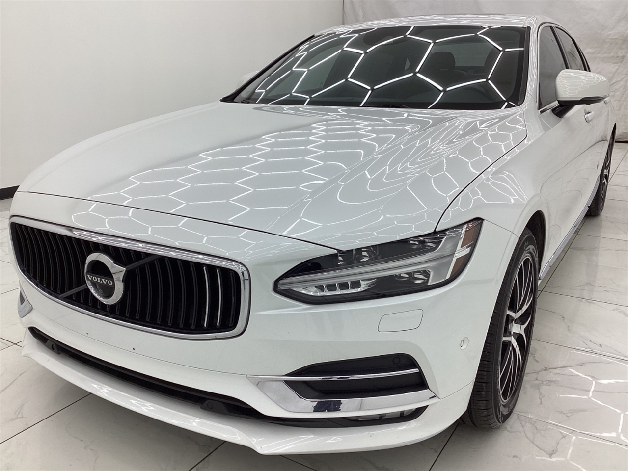 2018 Volvo S90 Inscription's photo