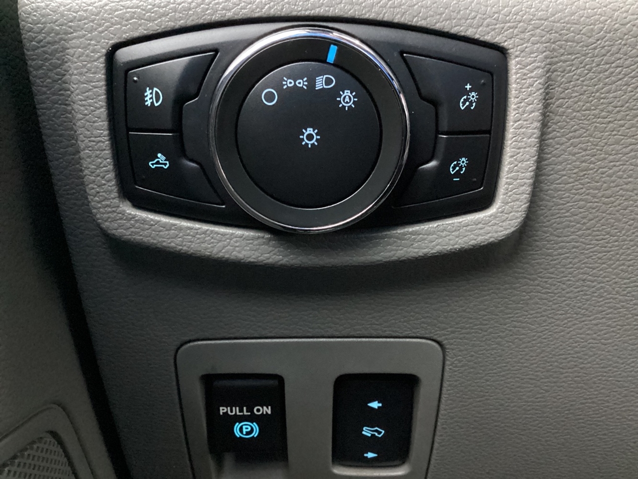 Ford 150 4WD SuperCab 145" XLT 2016