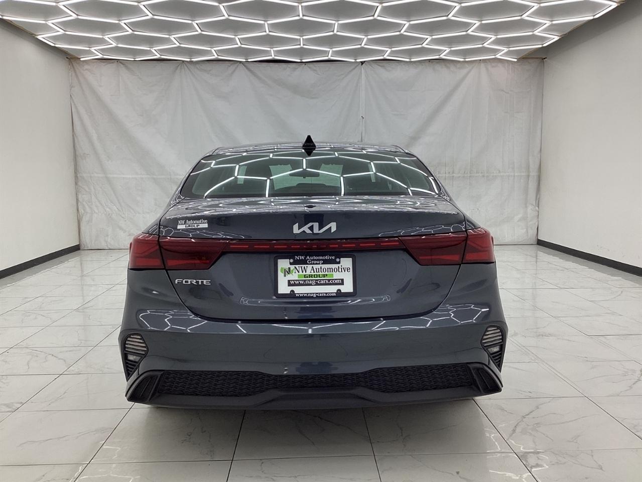 Kia Forte LXS IVT 2023