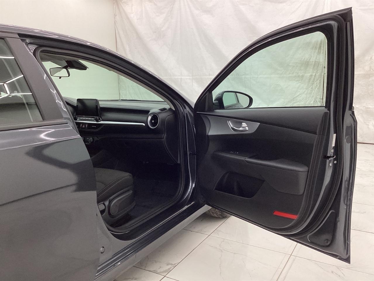 Kia Forte LXS IVT 2023