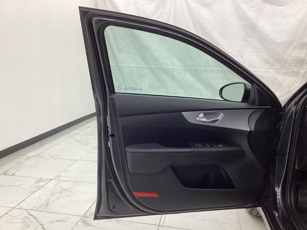 Kia Forte LXS IVT 2023