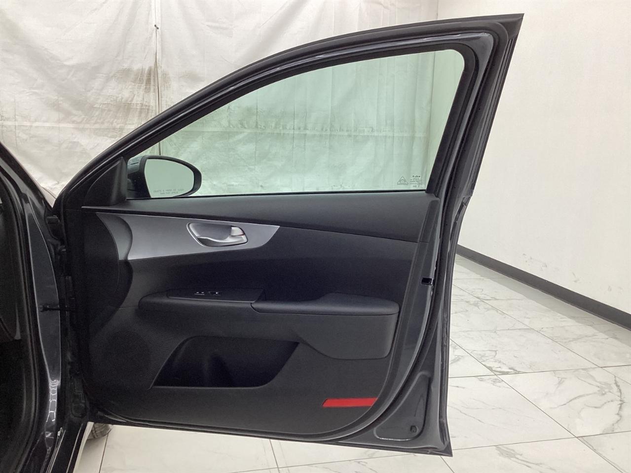 Kia Forte LXS IVT 2023