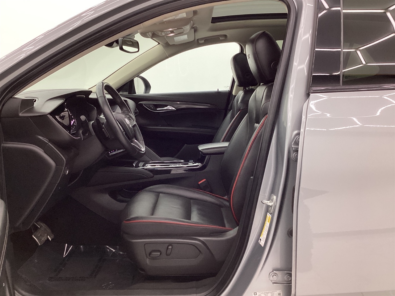 Buick Envision FWD 4dr Essence 2023