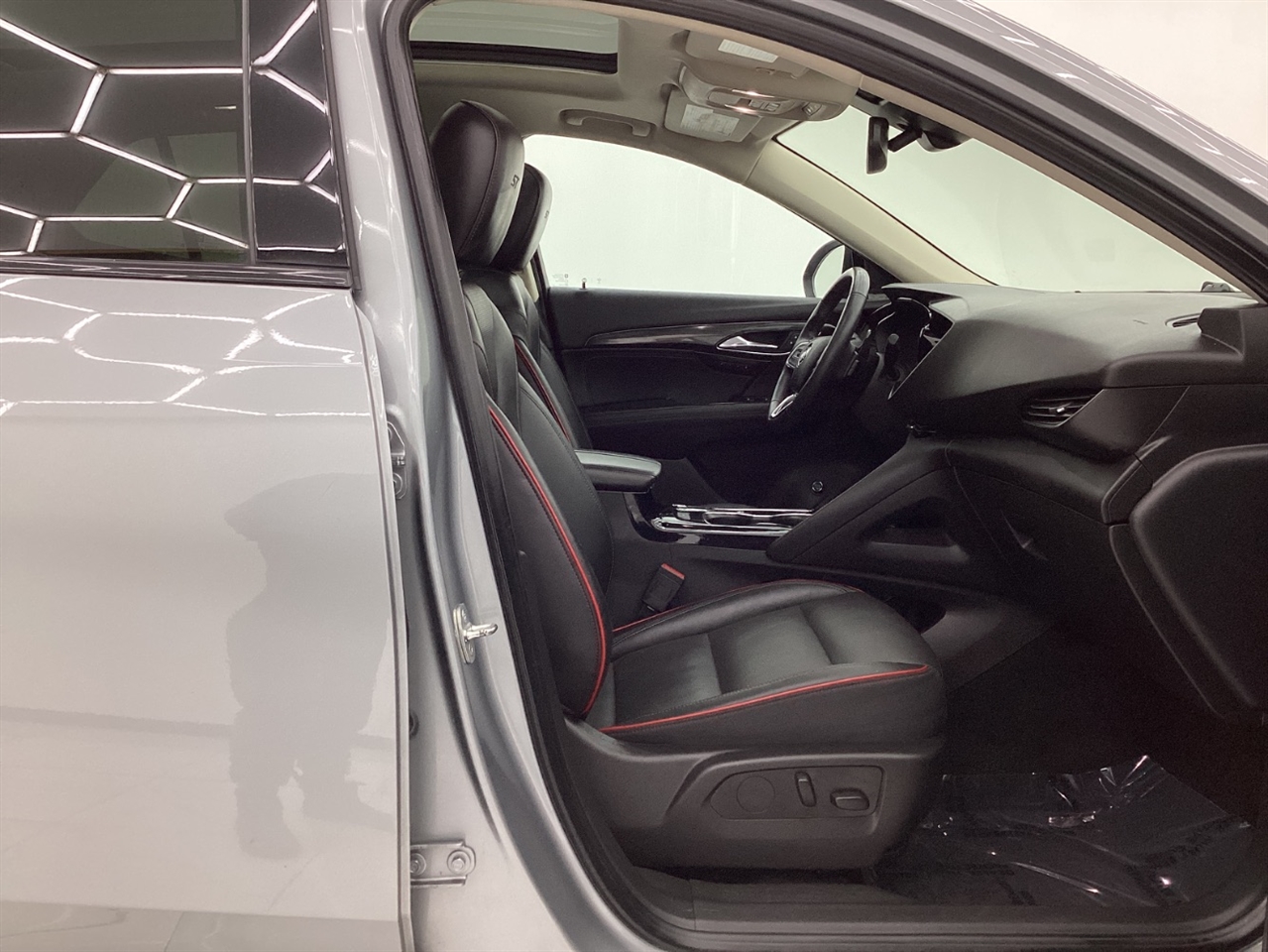 Buick Envision FWD 4dr Essence 2023