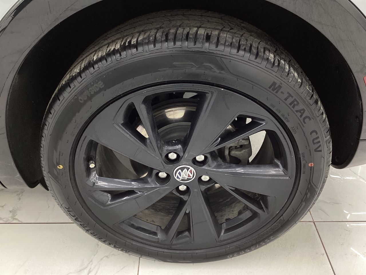 Buick Envision FWD 4dr Essence 2023