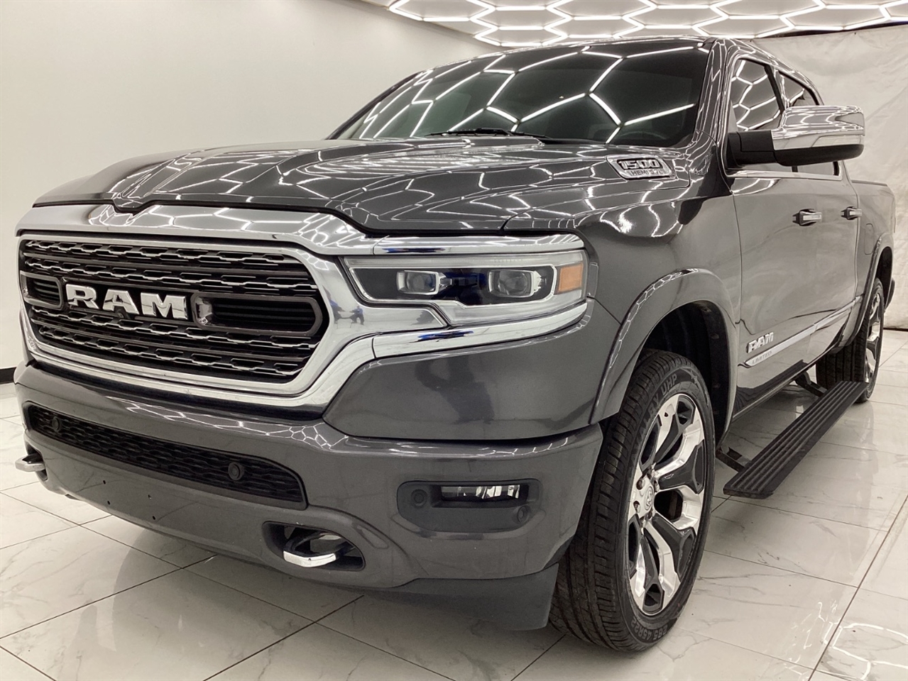2019 RAM Ram 1500 Pickup Limited's photo