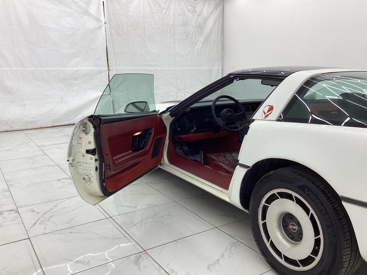 Chevrolet Corvette  1985