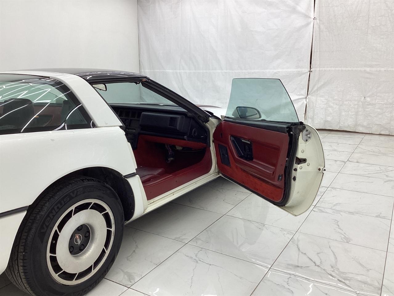 Chevrolet Corvette  1985