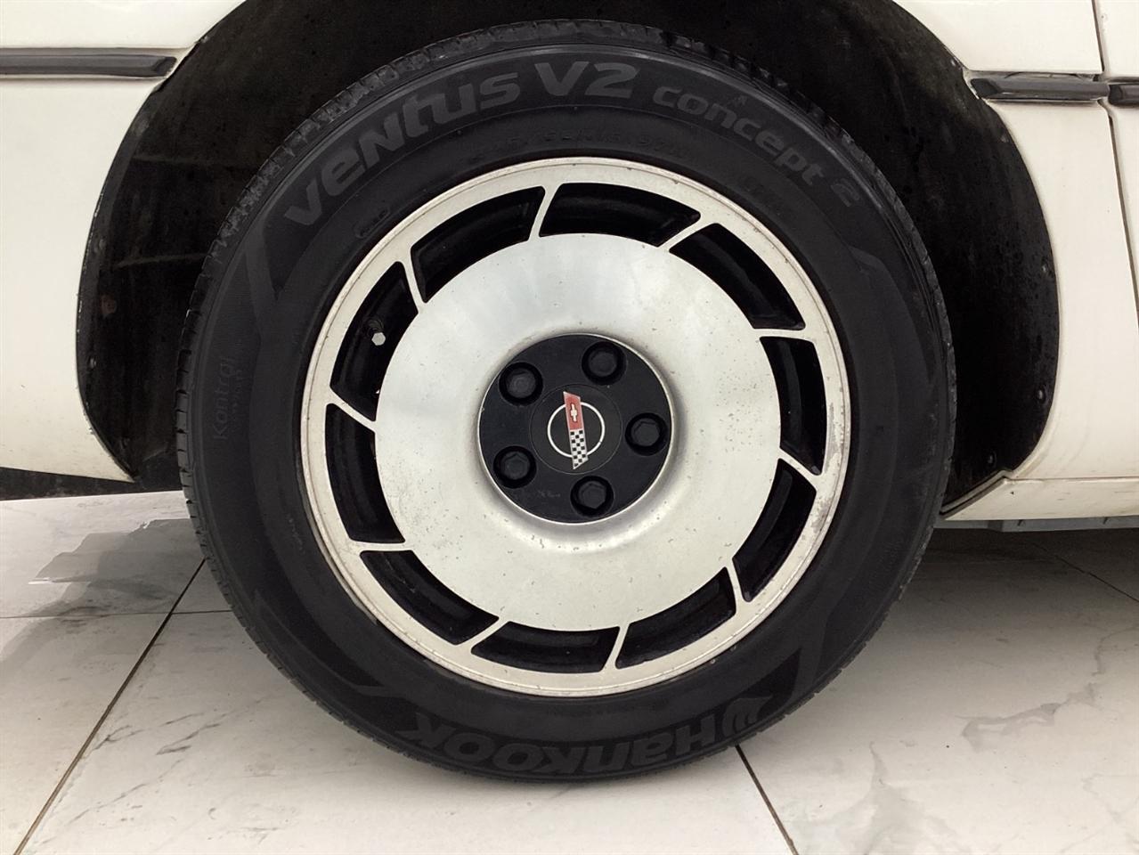 Chevrolet Corvette  1985