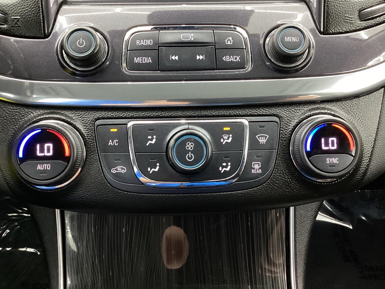 Chevrolet Impala 4dr Sdn LT w/1LT 2017