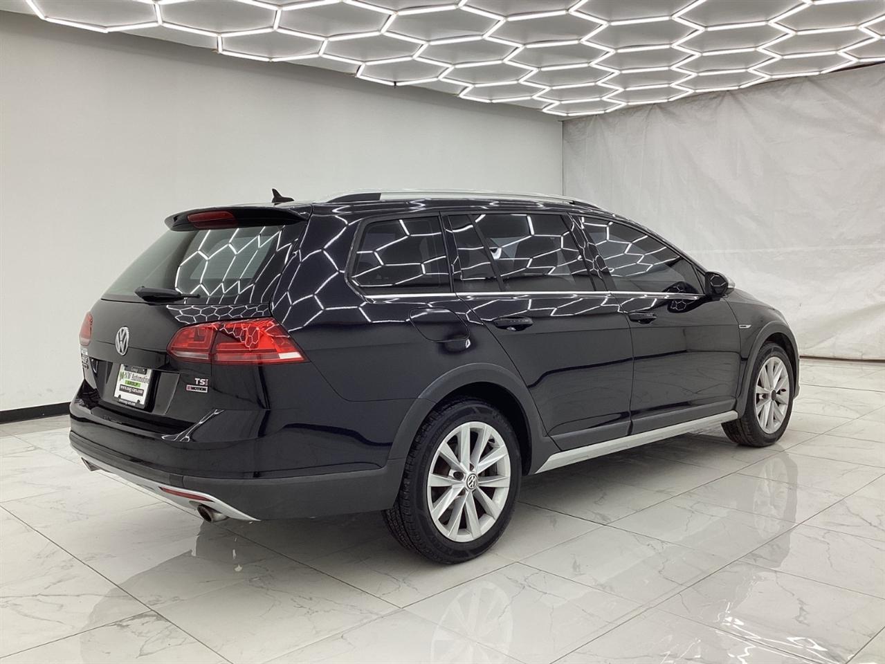 Volkswagen Golf Alltrack 1.8T SEL DSG 2017