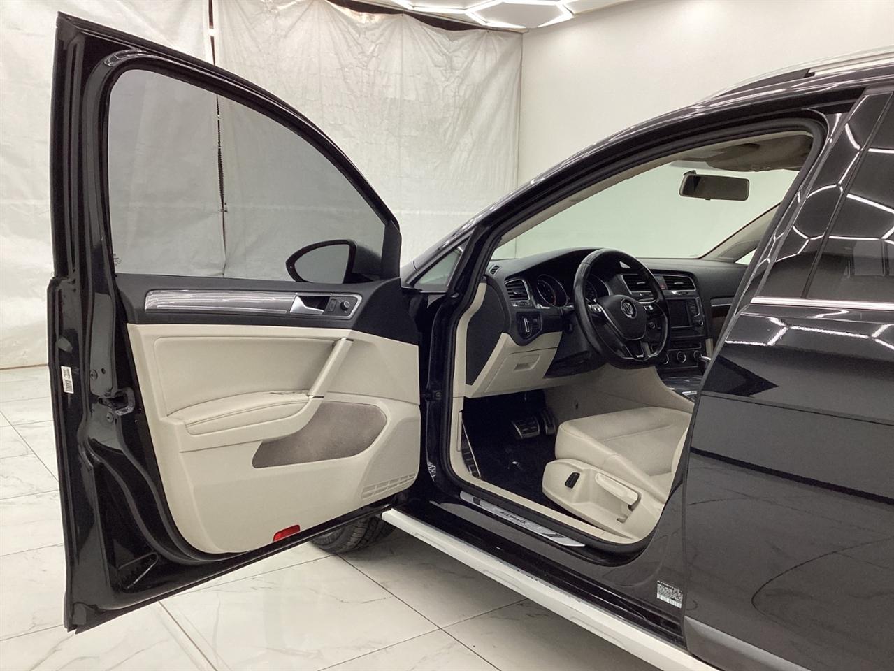 Volkswagen Golf Alltrack 1.8T SEL DSG 2017