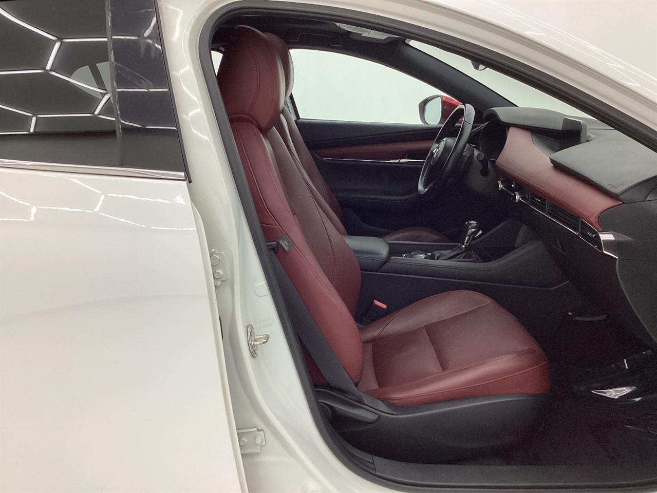 Mazda Mazda3 Hatchback FWD Auto w/Premium Pkg 2019