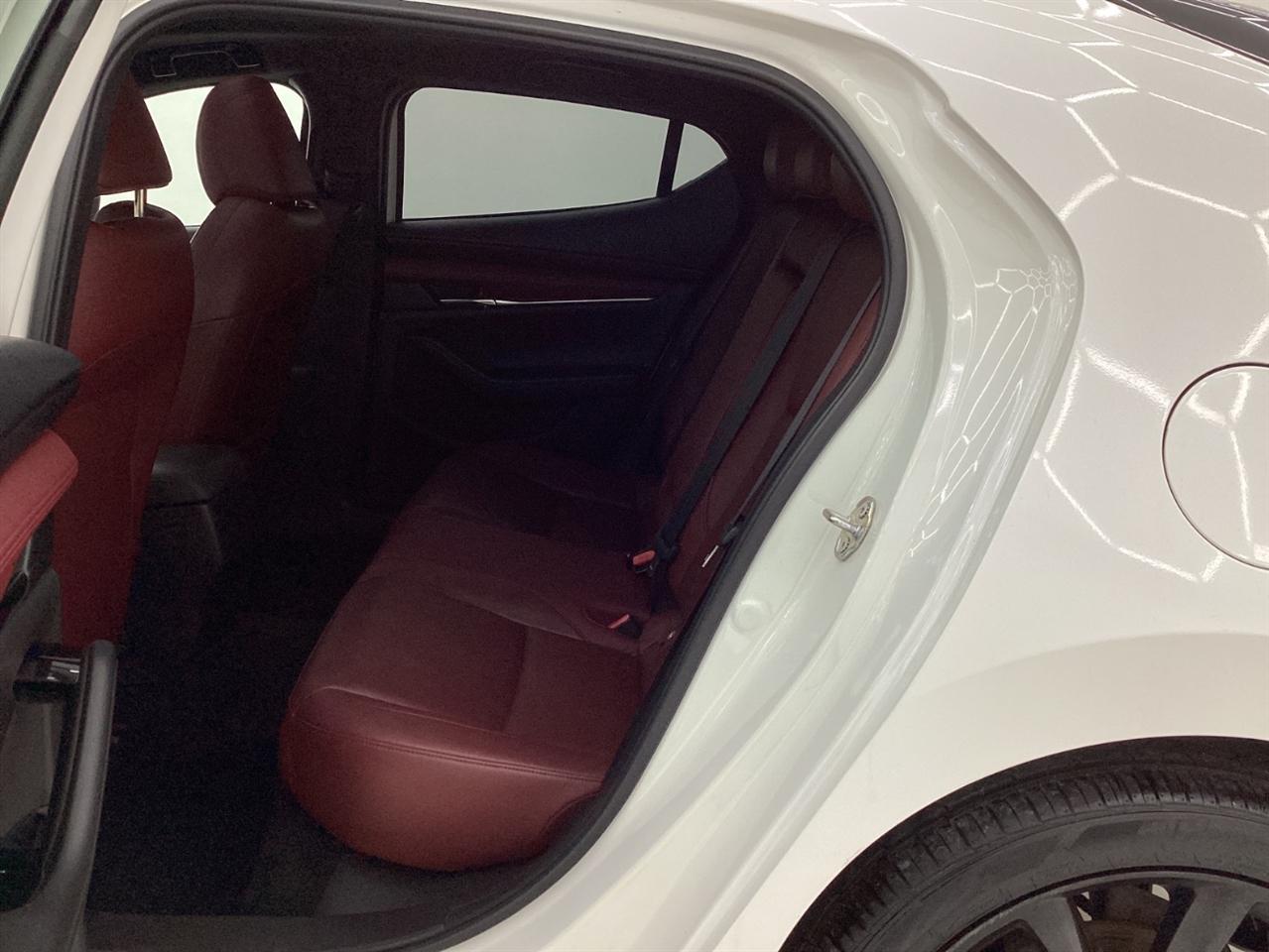 Mazda Mazda3 Hatchback FWD Auto w/Premium Pkg 2019