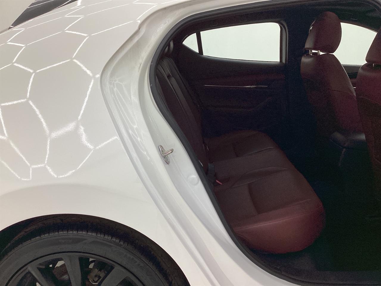 Mazda Mazda3 Hatchback FWD Auto w/Premium Pkg 2019