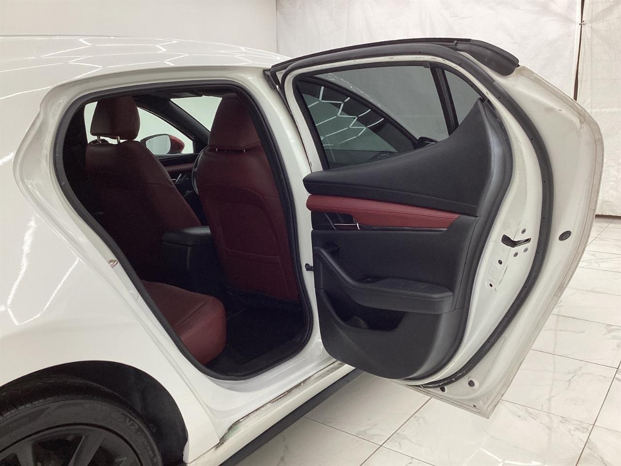 Mazda Mazda3 Hatchback FWD Auto w/Premium Pkg 2019