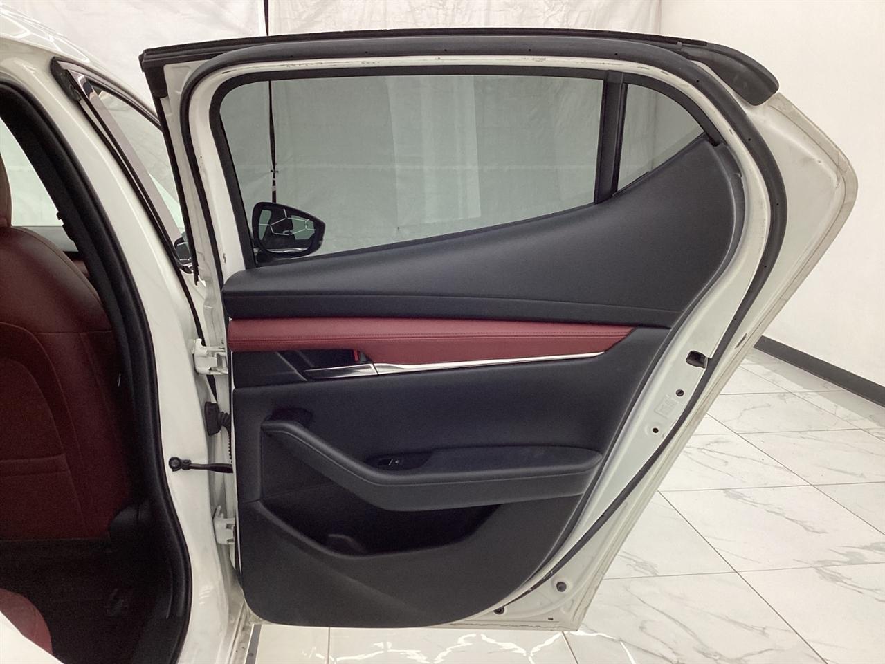 Mazda Mazda3 Hatchback FWD Auto w/Premium Pkg 2019