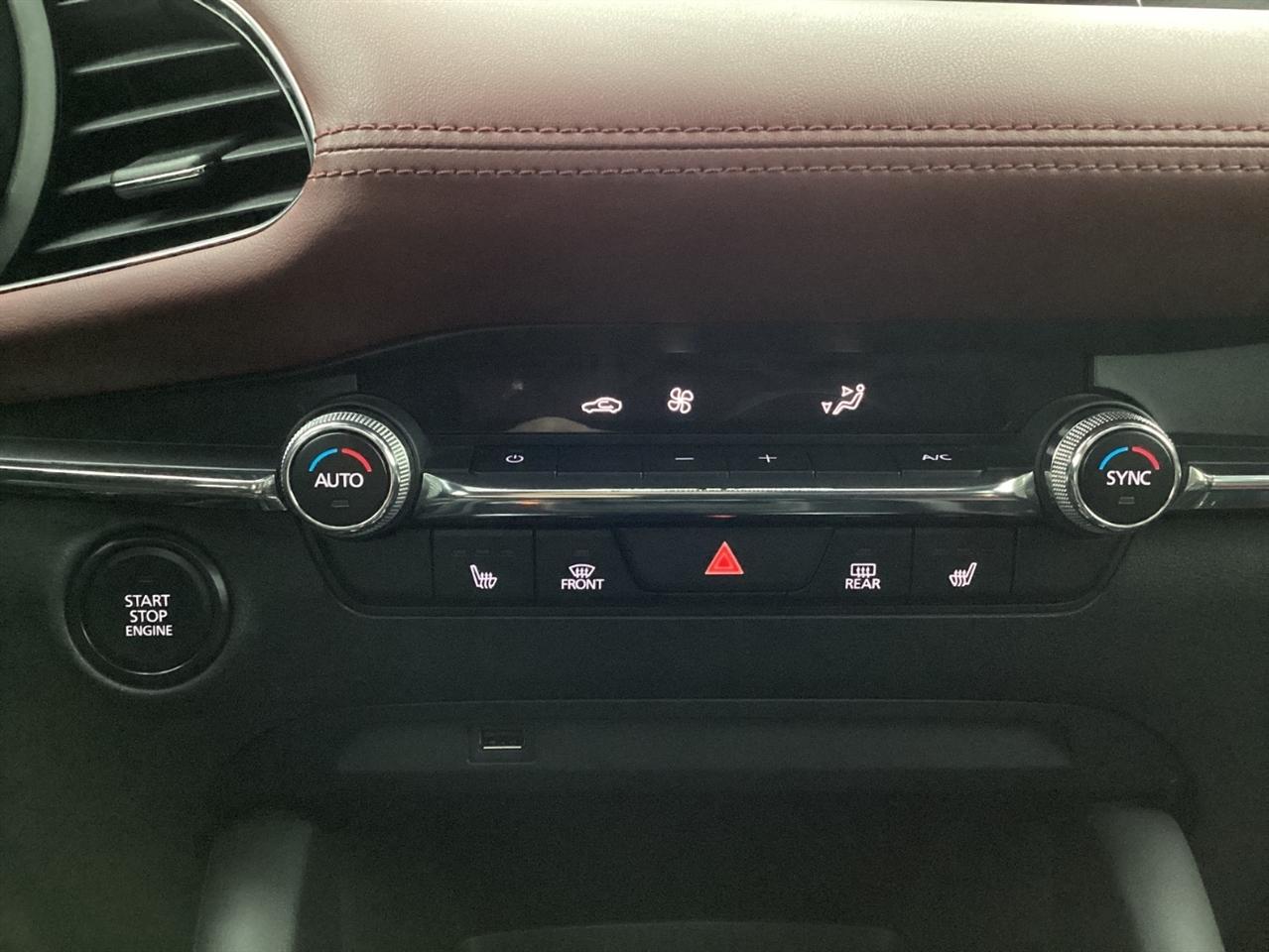 Mazda Mazda3 Hatchback FWD Auto w/Premium Pkg 2019