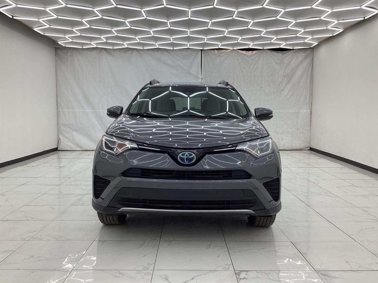 Toyota RAV4 Hybrid LE AWD (Natl) 2018