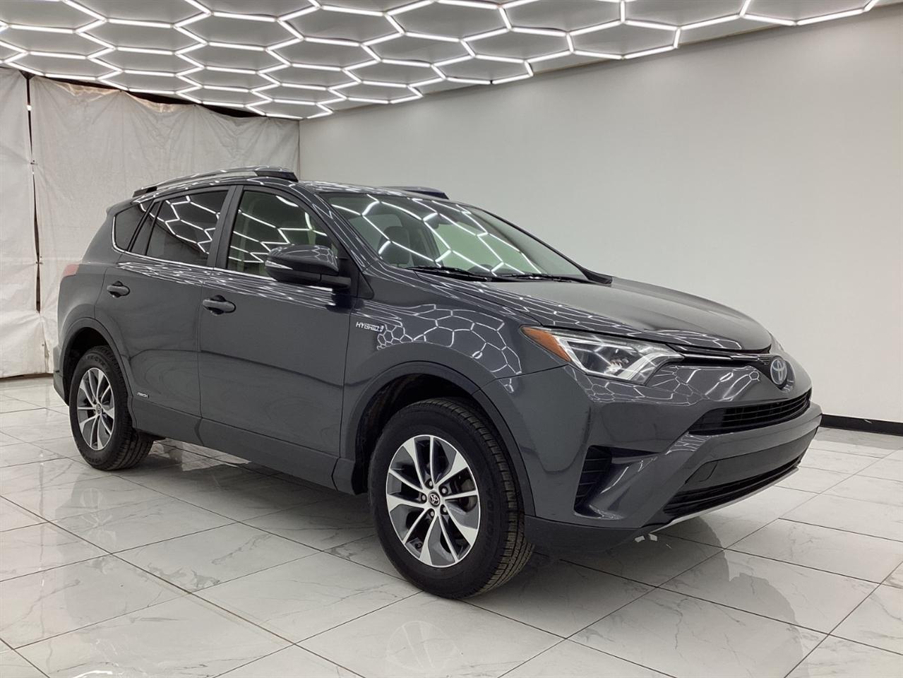 Toyota RAV4 Hybrid LE AWD (Natl) 2018