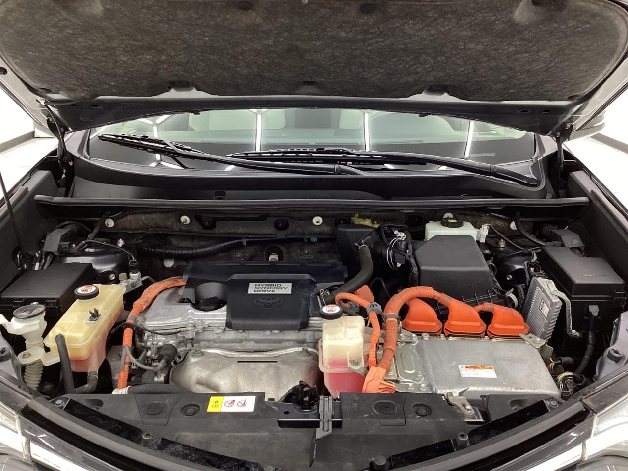 Toyota RAV4 Hybrid LE AWD (Natl) 2018