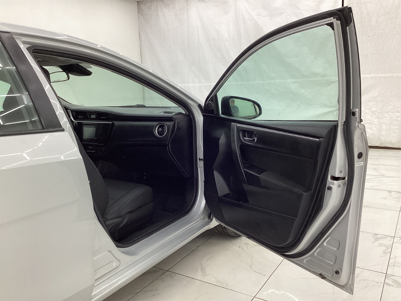 Toyota Corolla XLE CVT (Natl) 2019