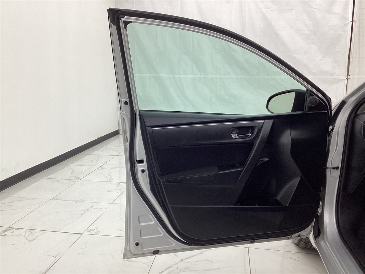 Toyota Corolla XLE CVT (Natl) 2019