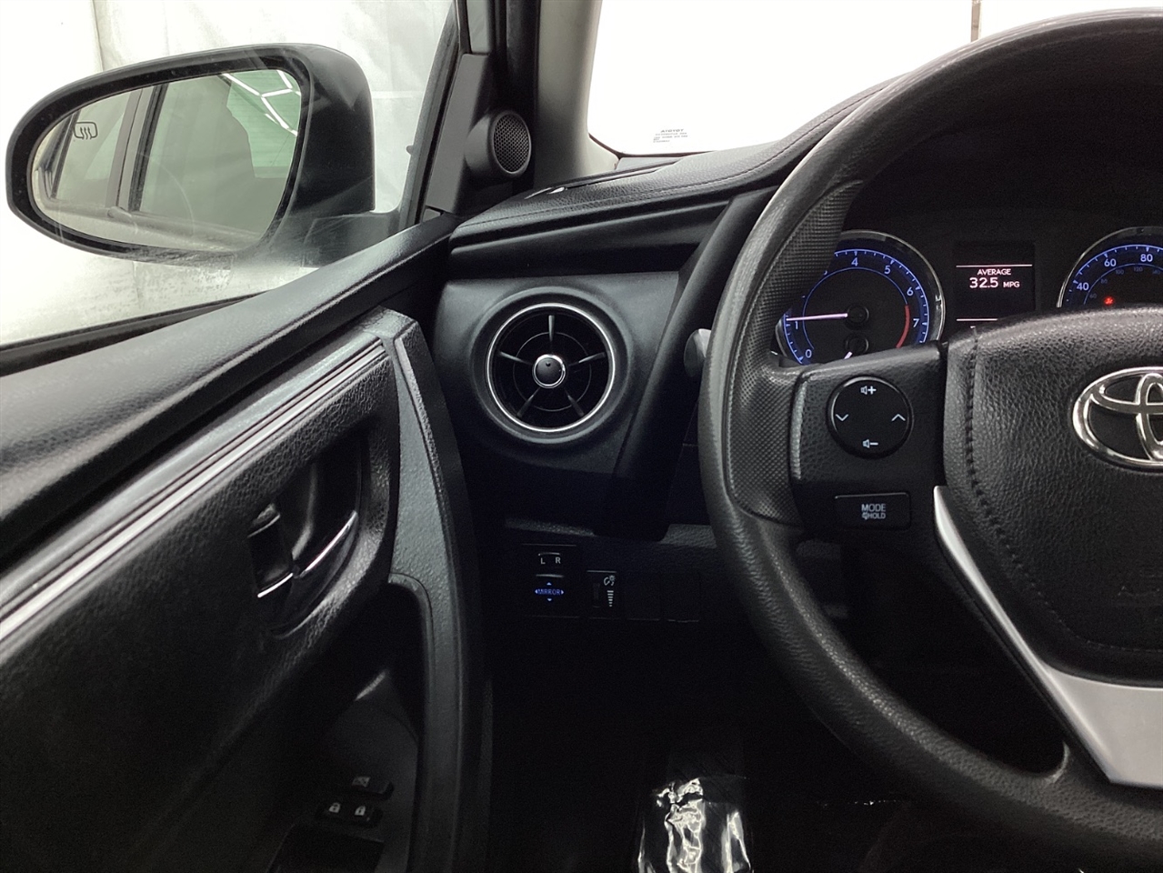 Toyota Corolla XLE CVT (Natl) 2019