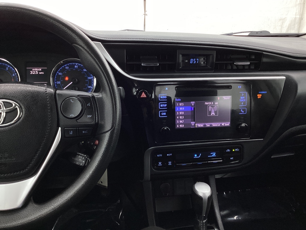 Toyota Corolla XLE CVT (Natl) 2019