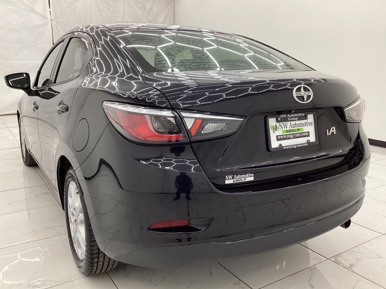 Scion iA 4dr Sdn Man (Natl) 2016