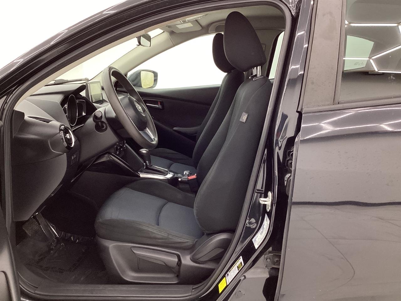 Scion iA 4dr Sdn Man (Natl) 2016