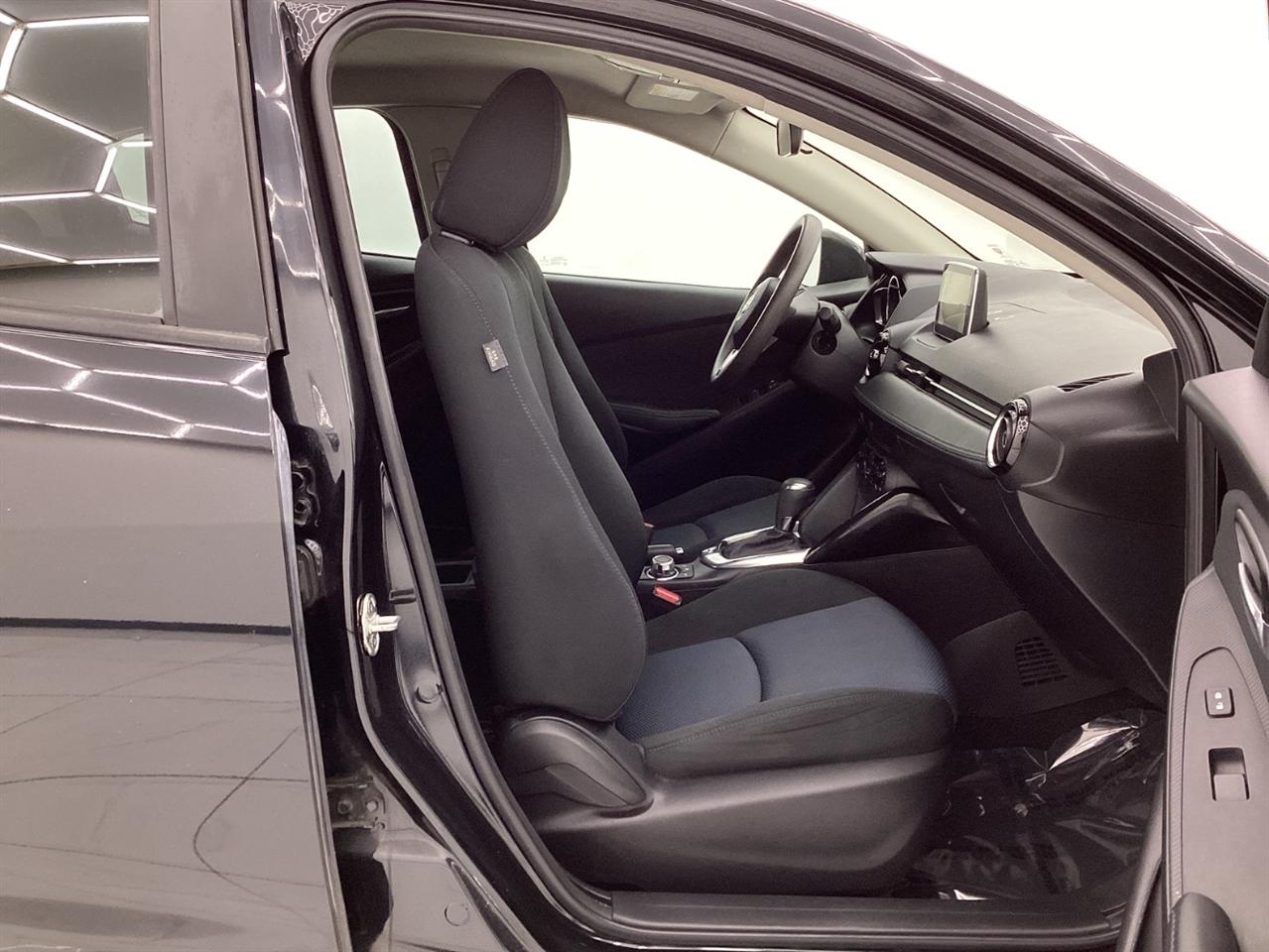 Scion iA 4dr Sdn Man (Natl) 2016