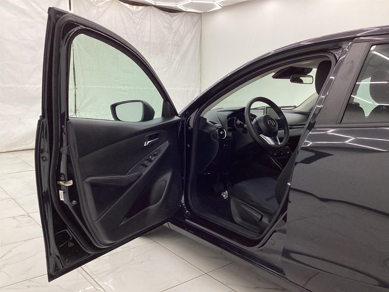 Scion iA 4dr Sdn Man (Natl) 2016