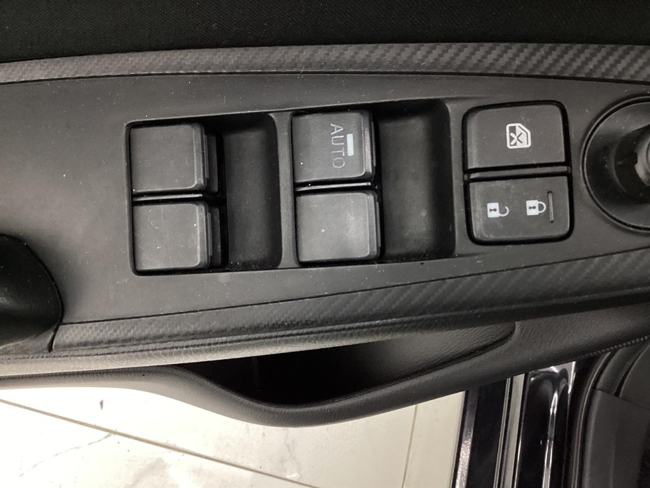 Scion iA 4dr Sdn Man (Natl) 2016