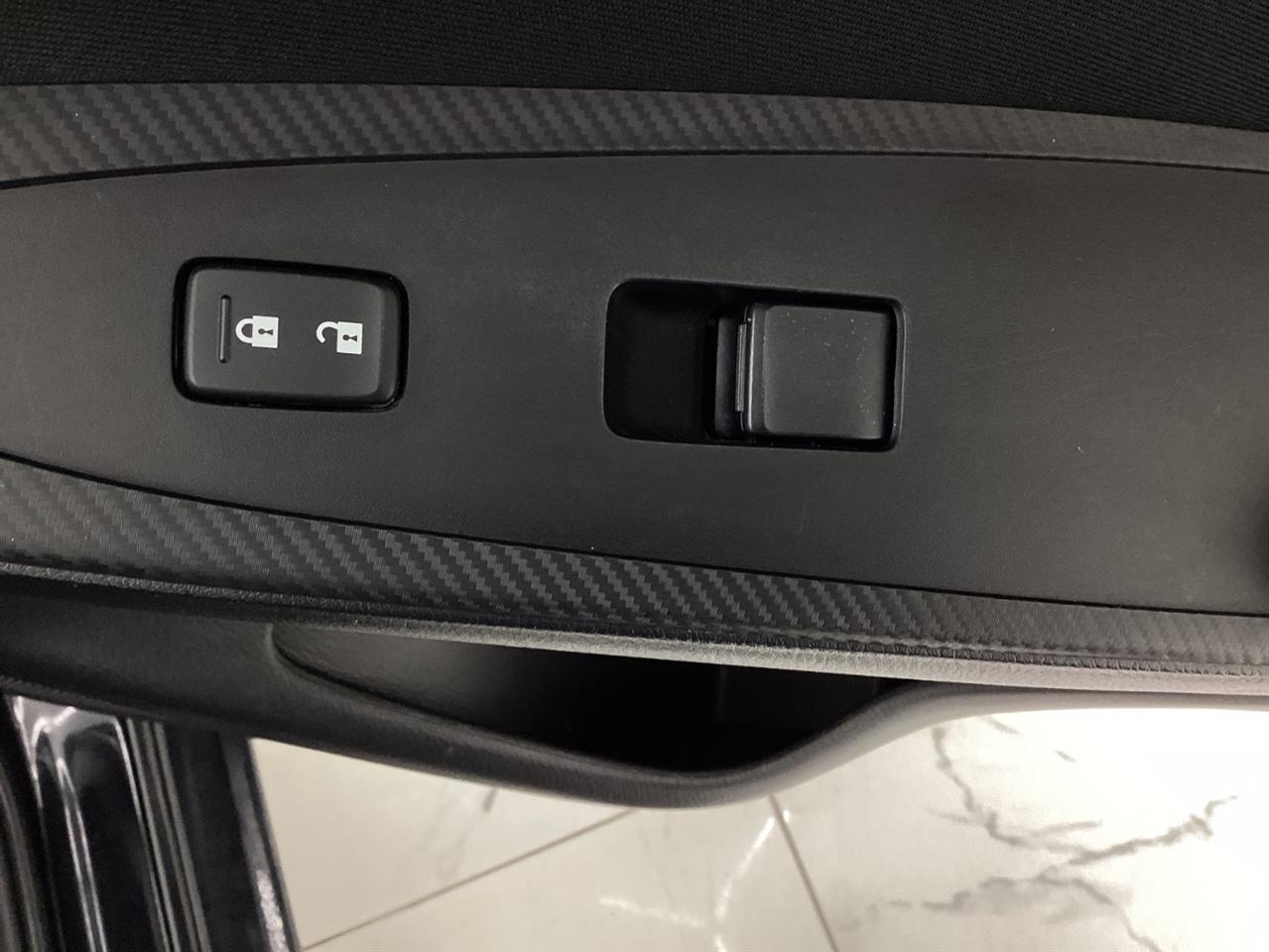 Scion iA 4dr Sdn Man (Natl) 2016