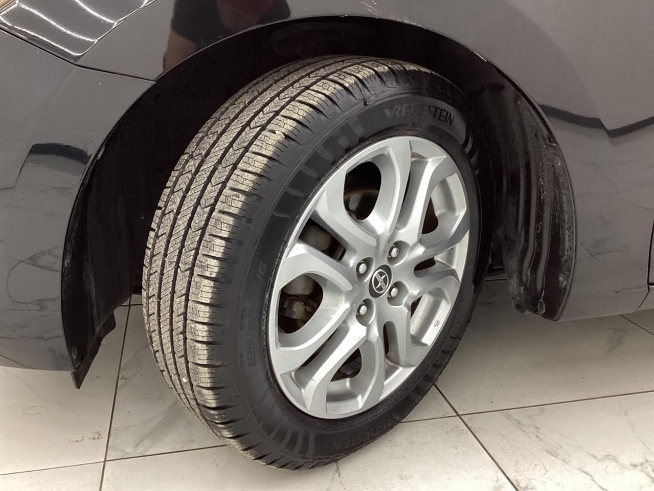 Scion iA 4dr Sdn Man (Natl) 2016