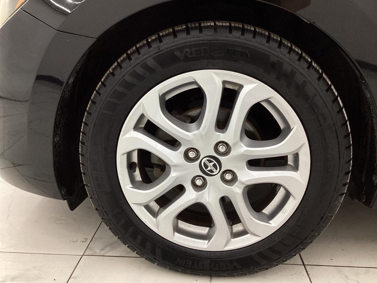 Scion iA 4dr Sdn Man (Natl) 2016